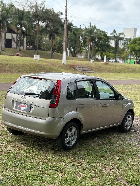 FORD FIESTA 1.6 16V FLEX MEC 5P 2013/2013 NEURI VEÍCULOS LAJEADO / Carros no Vale