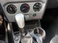 FORD FIESTA 1.6 16V FLEX MEC 5P 2013/2013 NEURI VEÍCULOS LAJEADO / Carros no Vale