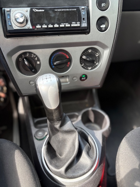 FORD FIESTA 1.6 16V FLEX MEC 5P 2013/2013 NEURI VEÍCULOS LAJEADO / Carros no Vale