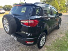 FORD ECOSPORT SE 1.5 /2020 MENEGHINI VEÍCULOS ARROIO DO MEIO / Carros no Vale