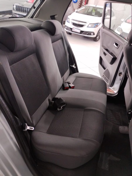 VOLKSWAGEN VW/FOX 1.0 TREND 2011/2011 TIAGO AUTOMÓVEIS VENÂNCIO AIRES / Carros no Vale