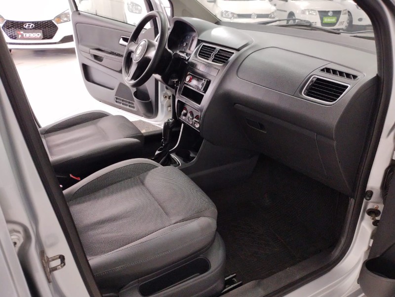 VOLKSWAGEN VW/FOX 1.0 TREND 2011/2011 TIAGO AUTOMÓVEIS VENÂNCIO AIRES / Carros no Vale