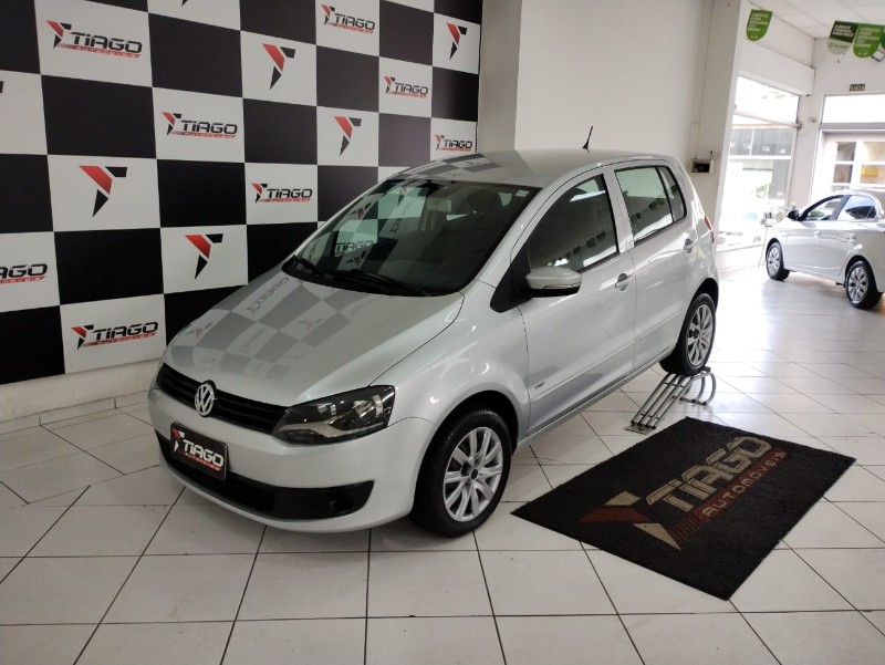 VOLKSWAGEN VW/FOX 1.0 TREND 2011/2011 TIAGO AUTOMÓVEIS VENÂNCIO AIRES / Carros no Vale