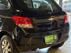 CHEVROLET ONIX 1.0 LS 2013/2013 JM AUTOMÓVEIS VENÂNCIO AIRES / Carros no Vale