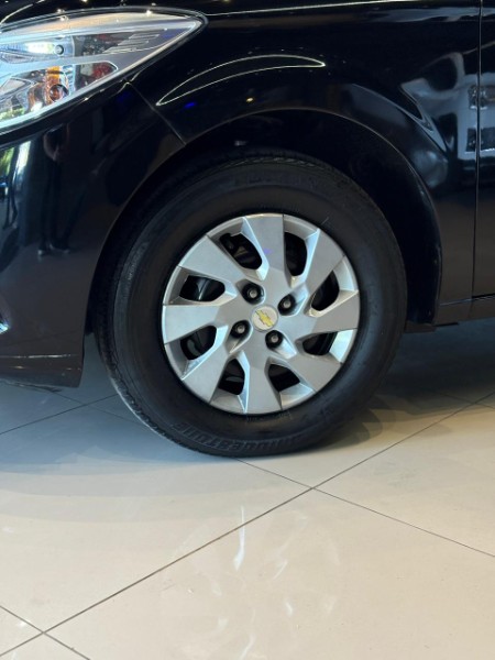 CHEVROLET ONIX 1.0 LS 2013/2013 JM AUTOMÓVEIS VENÂNCIO AIRES / Carros no Vale