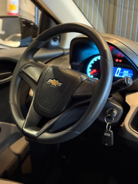 CHEVROLET ONIX 1.0 LS 2013/2013 JM AUTOMÓVEIS VENÂNCIO AIRES / Carros no Vale