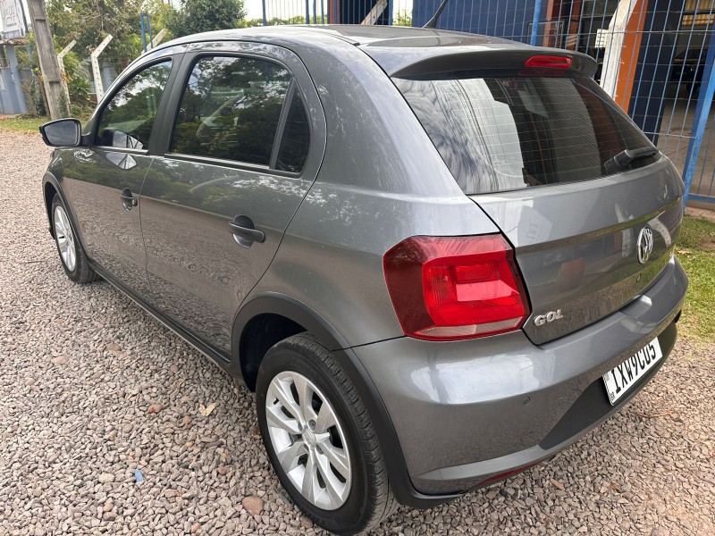 VOLKSWAGEN GOL 1.0 /2017 MENEGHINI VEÍCULOS ARROIO DO MEIO / Carros no Vale