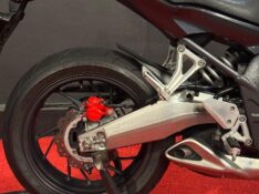 HONDA MOTOS CB 650 F /2015 EXCLUSIVO VEÍCULOS SANTA CRUZ DO SUL / Carros no Vale