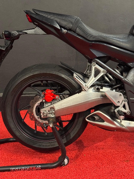 HONDA MOTOS CB 650 F /2015 EXCLUSIVO VEÍCULOS SANTA CRUZ DO SUL / Carros no Vale