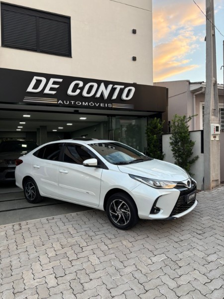 TOYOTA YARIS 1.5 16V SEDAN XLS /2023 DE CONTO AUTOMÓVEIS SARANDI / Carros no Vale