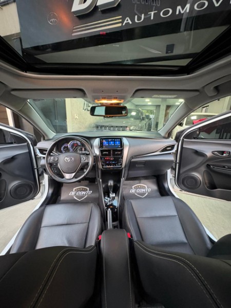 TOYOTA YARIS 1.5 16V SEDAN XLS /2023 DE CONTO AUTOMÓVEIS SARANDI / Carros no Vale