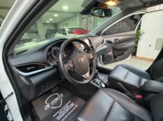 TOYOTA YARIS 1.5 16V SEDAN XLS /2023 DE CONTO AUTOMÓVEIS SARANDI / Carros no Vale