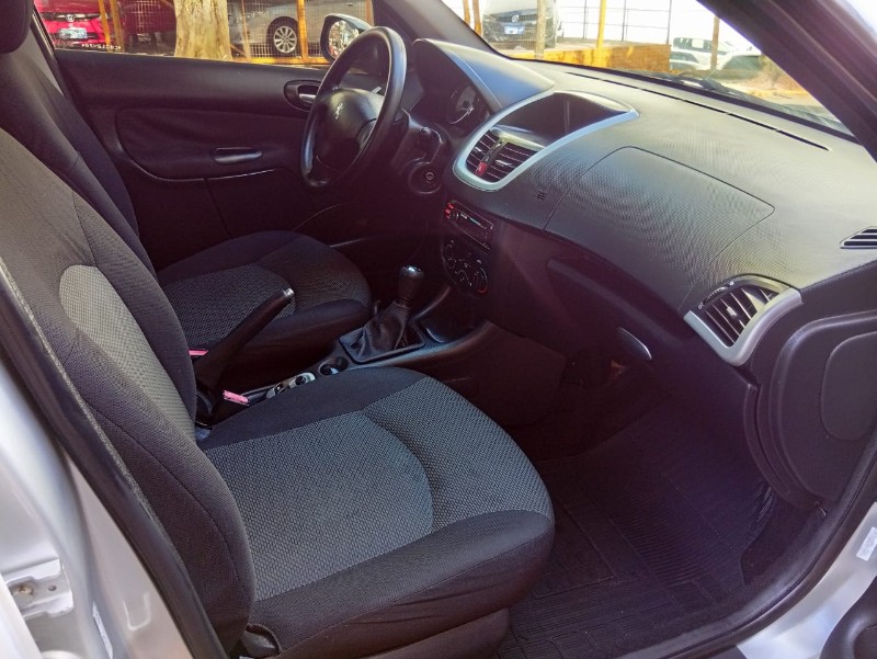 PEUGEOT 207 1.4/XR 2011/2012 ALTERNATIVA VEÍCULOS LAJEADO / Carros no Vale