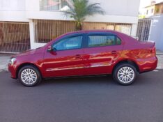 VOLKSWAGEN VOYAGE HIGHLINE 1.6 2013/2014 ALTERNATIVA VEÍCULOS LAJEADO / Carros no Vale