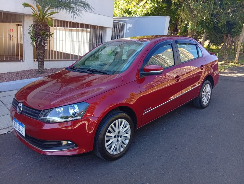 VOLKSWAGEN VOYAGE HIGHLINE 1.6 2013/2014 ALTERNATIVA VEÍCULOS LAJEADO / Carros no Vale