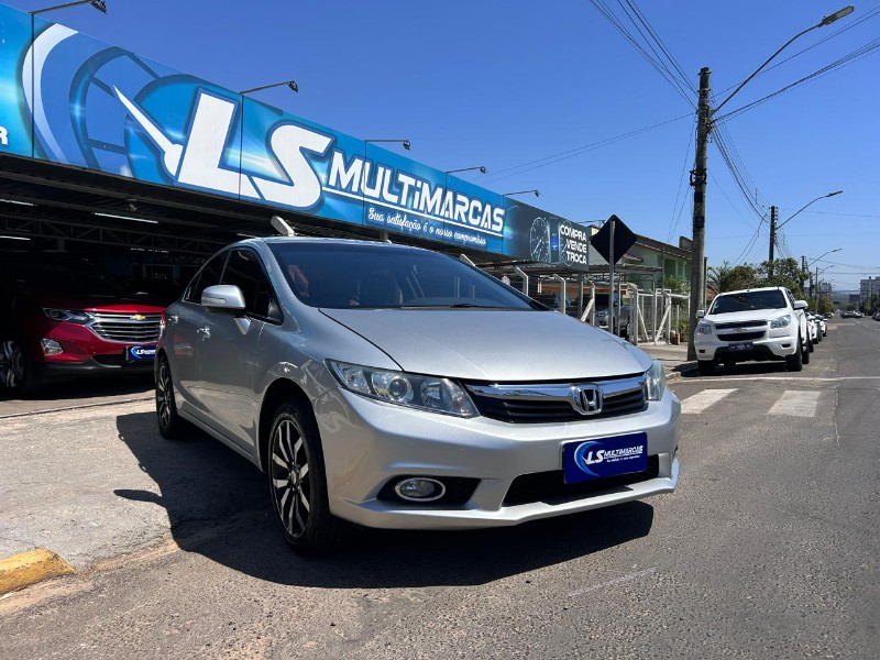 HONDA CIVIC SEDAN LXR 2.0 FLEXONE 16V AUT. 4P 2014/2014 LS MULTIMARCAS VENÂNCIO AIRES / Carros no Vale HONDA CIVIC SEDAN LXR 2.0 FLEXONE 16V AUT. 4P 2014/2014 LS MULTIMARCAS VENÂNCIO AIRES / Carros no Vale