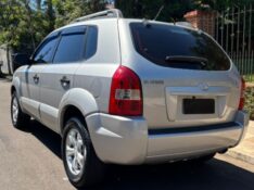 HYUNDAI TUCSON 2.0 2010/2010 STOPCAR MULTIMARCAS ESTRELA / Carros no Vale
