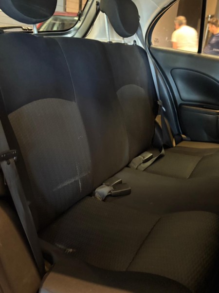 NISSAN MARCH 1.6 S 2011/2012 JM AUTOMÓVEIS VENÂNCIO AIRES / Carros no Vale