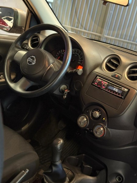 NISSAN MARCH 1.6 S 2011/2012 JM AUTOMÓVEIS VENÂNCIO AIRES / Carros no Vale