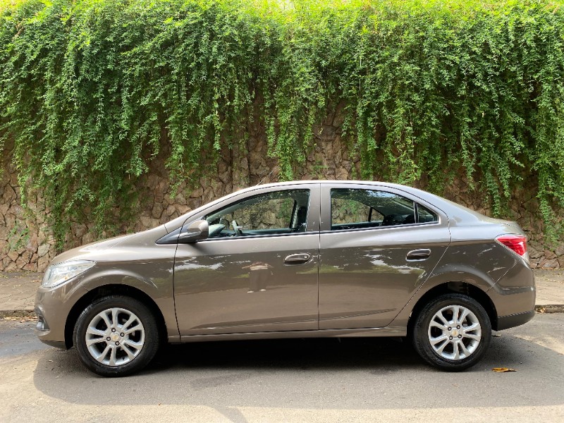 CHEVROLET PRISMA LT 1.0 2013/2014 ESTAÇÃO DO CARRO ESTRELA / Carros no Vale