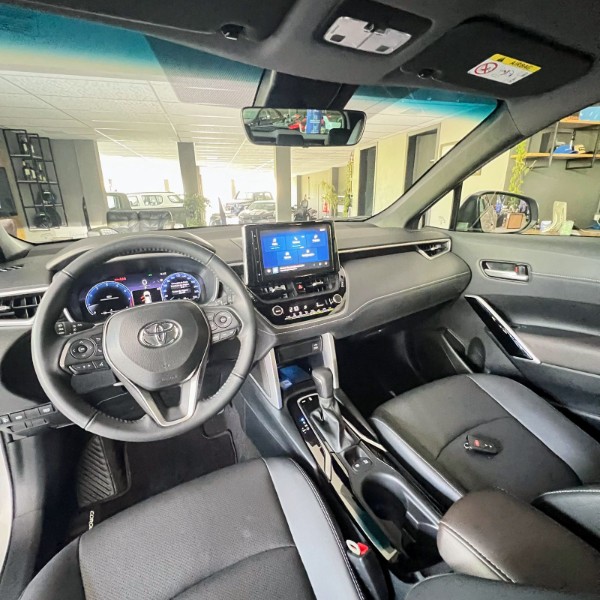 TOYOTA COROLLA CROSS XRE 2025/2025 JOÃO CARROS MULTIMARCAS GUAPORÉ / Carros no Vale
