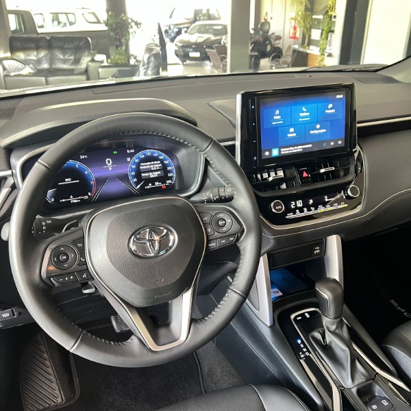 TOYOTA COROLLA CROSS XRE 2025/2025 JOÃO CARROS MULTIMARCAS GUAPORÉ / Carros no Vale