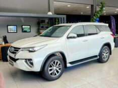 TOYOTA HILUX SW4 2.8 SRX 4X4 16V 2020/2020 JOÃO CARROS MULTIMARCAS GUAPORÉ / Carros no Vale