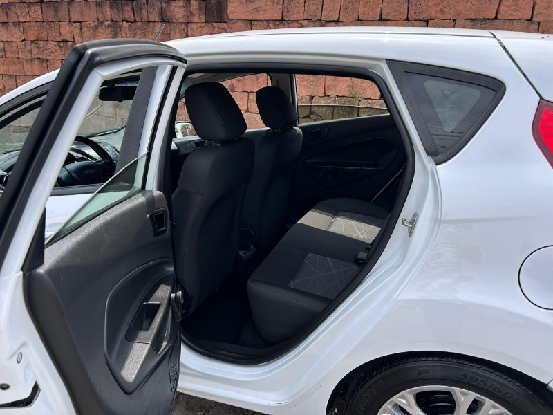 FORD FIESTA 1.5 16V FLEX MEC. 5P 2014/2014 LS MULTIMARCAS VENÂNCIO AIRES / Carros no Vale