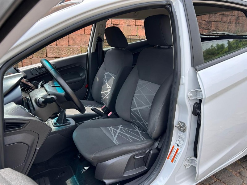 FORD FIESTA 1.5 16V FLEX MEC. 5P 2014/2014 LS MULTIMARCAS VENÂNCIO AIRES / Carros no Vale