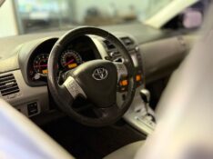 TOYOTA COROLLA 2.0 XEI 16V FLEX 4P AUTOMÁTICO 2013/2014 MALAGGI VEÍCULOS ENCANTADO / Carros no Vale
