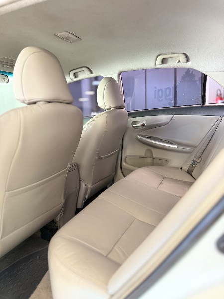 TOYOTA COROLLA 2.0 XEI 16V FLEX 4P AUTOMÁTICO 2013/2014 MALAGGI VEÍCULOS ENCANTADO / Carros no Vale