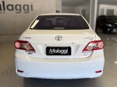 TOYOTA COROLLA 2.0 XEI 16V FLEX 4P AUTOMÁTICO 2013/2014 MALAGGI VEÍCULOS ENCANTADO / Carros no Vale