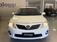 TOYOTA COROLLA 2.0 XEI 16V FLEX 4P AUTOMÁTICO 2013/2014 MALAGGI VEÍCULOS ENCANTADO / Carros no Vale