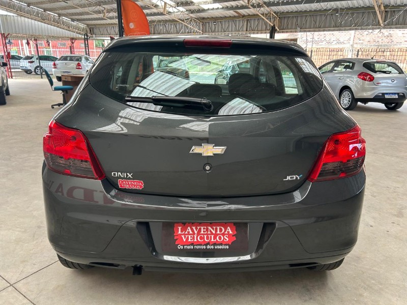 CHEVROLET ONIX 1.0 JOY 2018/2019 LAVENDA VEÍCULOS ARROIO DO MEIO / Carros no Vale