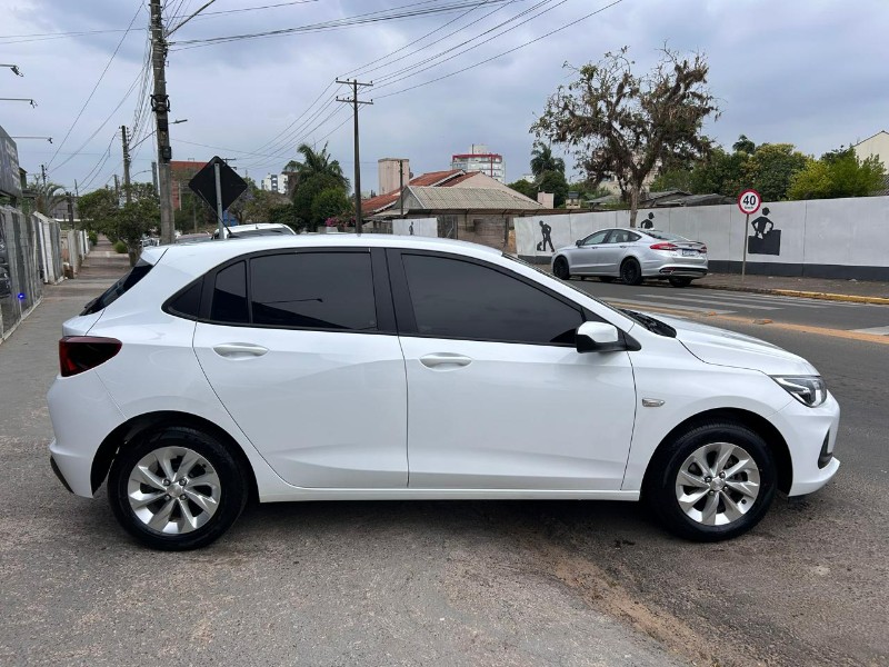 CHEVROLET ONIX HATCH 1.0 12V MEC. 2023/2023 LS MULTIMARCAS VENÂNCIO AIRES / Carros no Vale