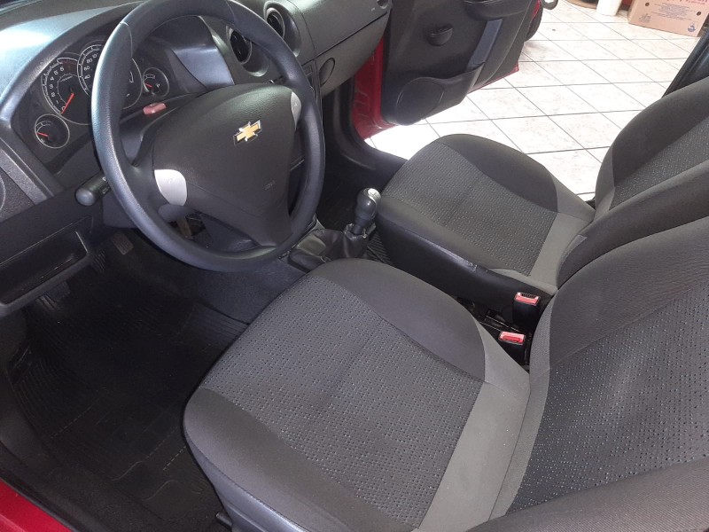 CHEVROLET CELTA 1.0 LT /2014 RENAUTO VEÍCULOS LAJEADO / Carros no Vale