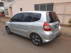 HONDA FIT 1.4 LXL /2007 RENAUTO VEÍCULOS LAJEADO / Carros no Vale