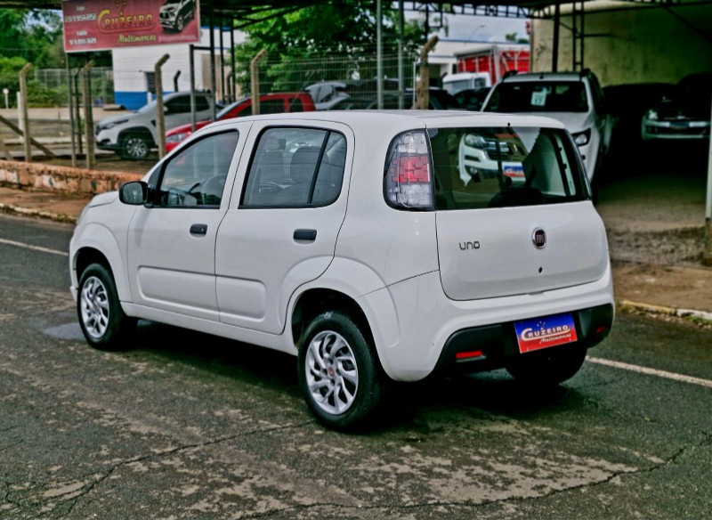 FIAT UNO 1.0 ATTRACTIVE 8V 2021/2021 CRUZEIRO MULTIMARCAS CRUZEIRO DO SUL / Carros no Vale