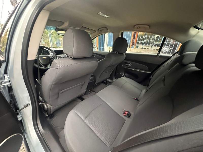 CHEVROLET CRUZE LT 1.8 /2012 MENEGHINI VEÍCULOS ARROIO DO MEIO / Carros no Vale CHEVROLET CRUZE LT 1.8 /2012 MENEGHINI VEÍCULOS ARROIO DO MEIO / Carros no Vale