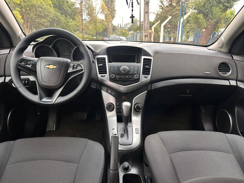 CHEVROLET CRUZE LT 1.8 /2012 MENEGHINI VEÍCULOS ARROIO DO MEIO / Carros no Vale CHEVROLET CRUZE LT 1.8 /2012 MENEGHINI VEÍCULOS ARROIO DO MEIO / Carros no Vale