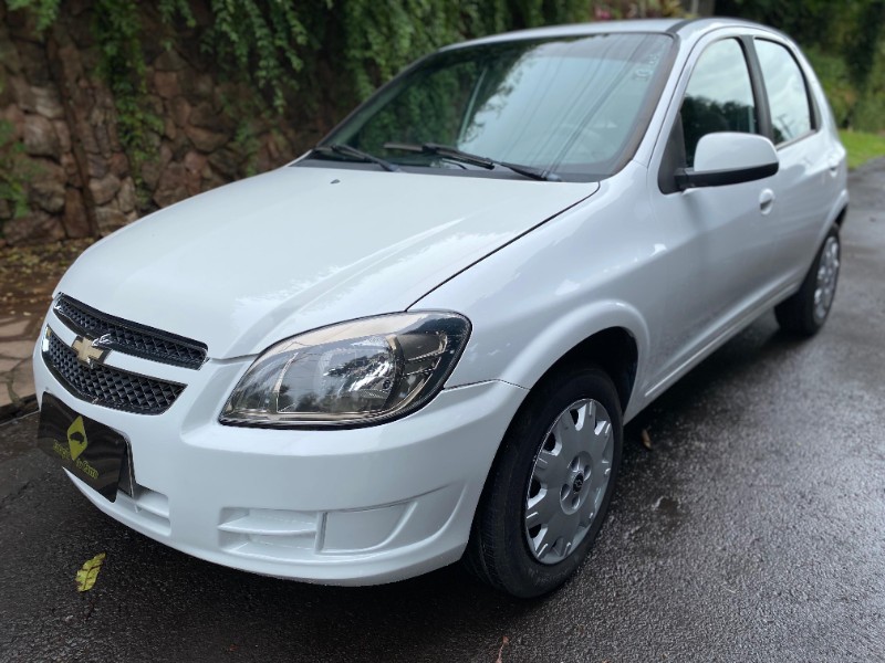 CHEVROLET CELTA LT 1.0 2014/2015 ESTAÇÃO DO CARRO ESTRELA / Carros no Vale