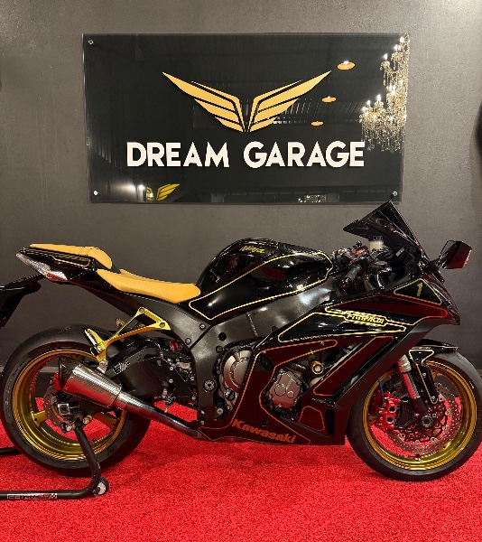 KAWASAKI ZX 10 R NINJA /2011 EXCLUSIVO VEÍCULOS SANTA CRUZ DO SUL / Carros no Vale