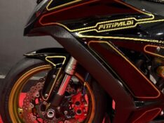 KAWASAKI ZX 10 R NINJA /2011 EXCLUSIVO VEÍCULOS SANTA CRUZ DO SUL / Carros no Vale