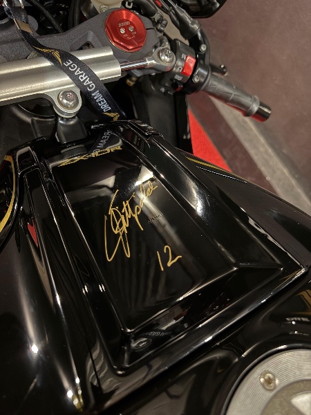 KAWASAKI ZX 10 R NINJA /2011 EXCLUSIVO VEÍCULOS SANTA CRUZ DO SUL / Carros no Vale