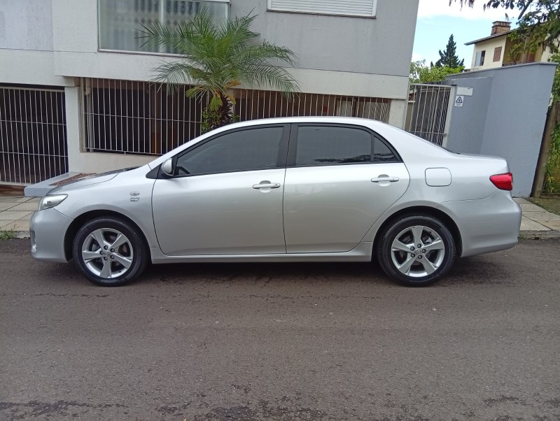 TOYOTA COROLLA 1.8 GLI 2012/2013 ALTERNATIVA VEÍCULOS LAJEADO / Carros no Vale