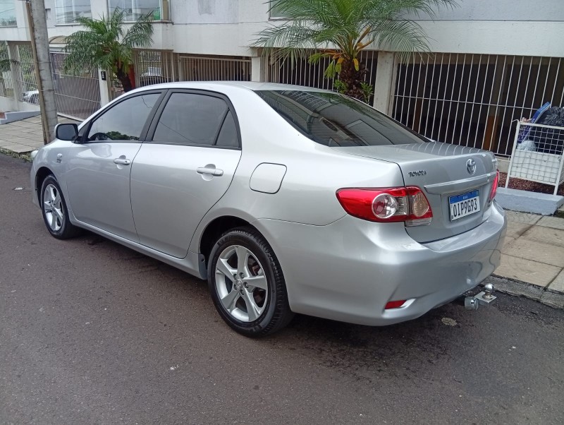 TOYOTA COROLLA 1.8 GLI 2012/2013 ALTERNATIVA VEÍCULOS LAJEADO / Carros no Vale