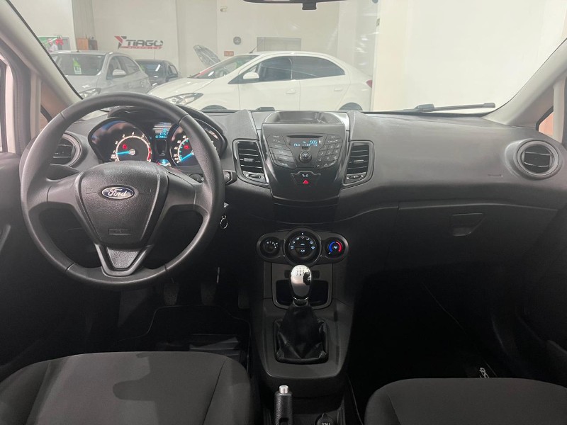 FORD FIESTA 1.5 SE HATCH 16V 2015/2015 TIAGO AUTOMÓVEIS VENÂNCIO AIRES / Carros no Vale