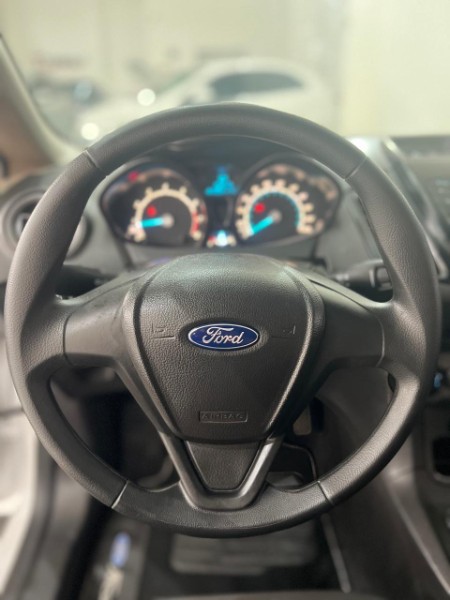 FORD FIESTA 1.5 SE HATCH 16V 2015/2015 TIAGO AUTOMÓVEIS VENÂNCIO AIRES / Carros no Vale