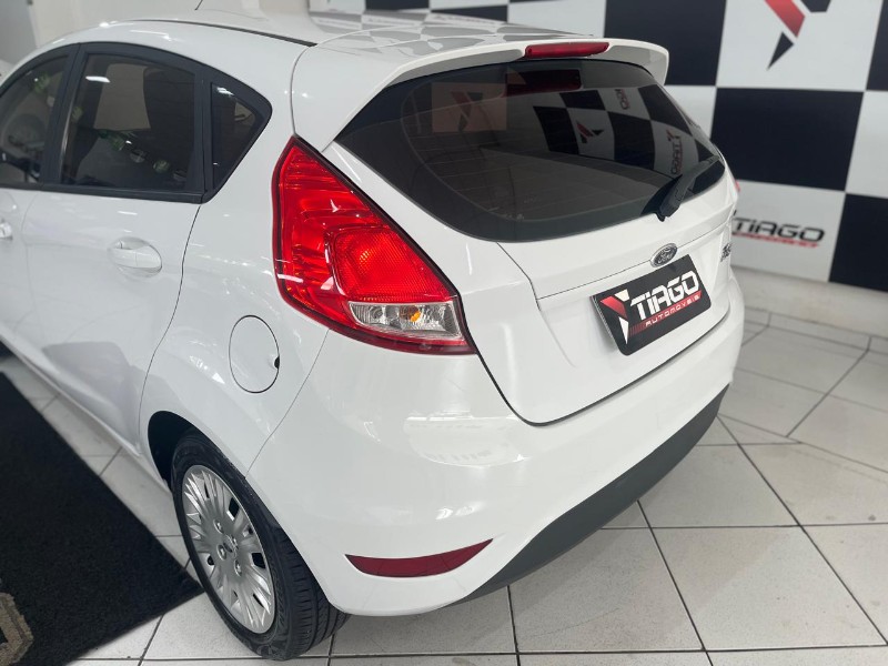 FORD FIESTA 1.5 SE HATCH 16V 2015/2015 TIAGO AUTOMÓVEIS VENÂNCIO AIRES / Carros no Vale