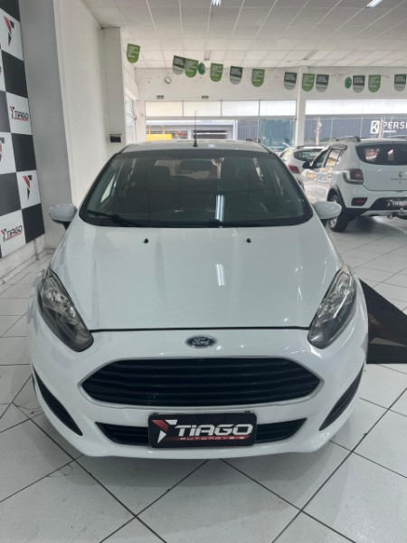 FORD FIESTA 1.5 SE HATCH 16V 2015/2015 TIAGO AUTOMÓVEIS VENÂNCIO AIRES / Carros no Vale